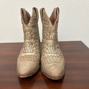Matisse champagne color boot.